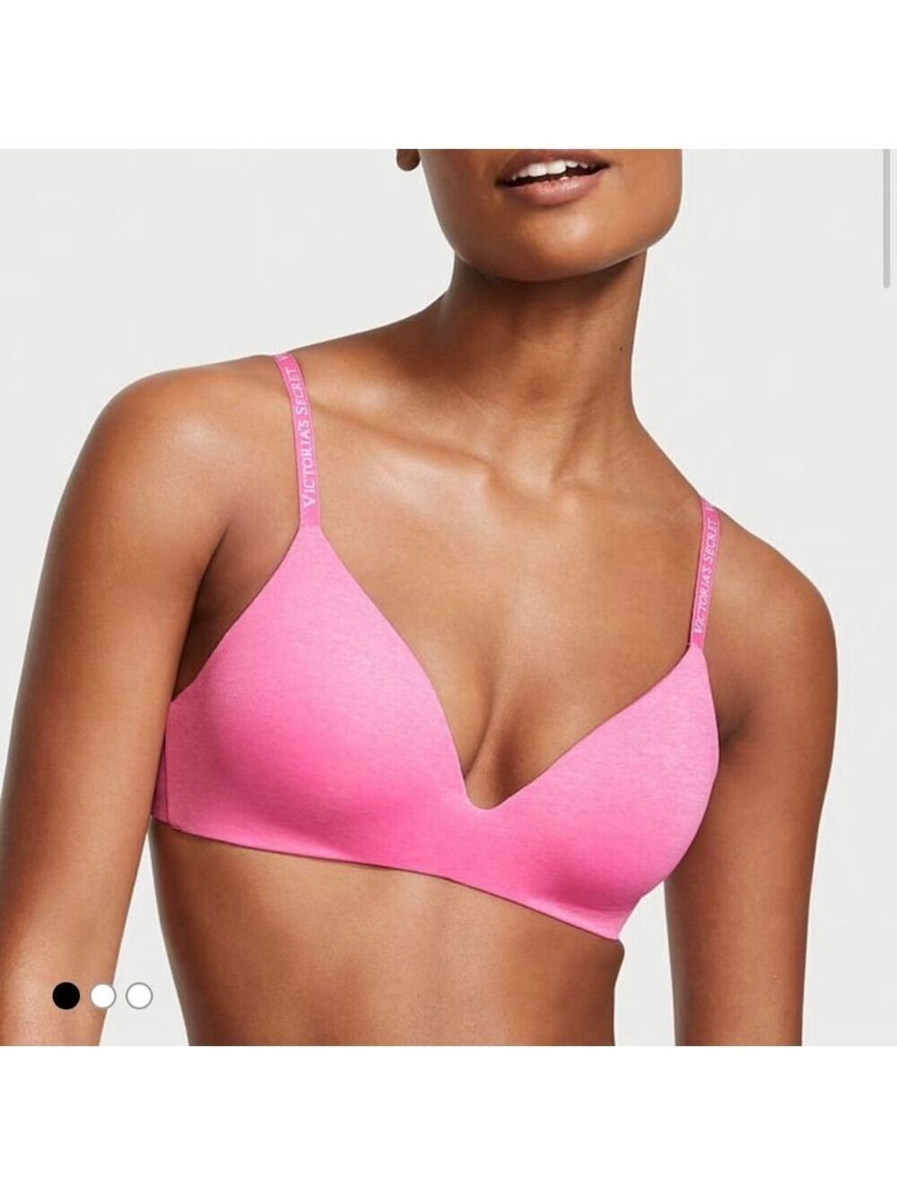 Victoria's Secret T-Shirt
Hollywood Pink Smooth Logo Strap Lined Wireless Bra